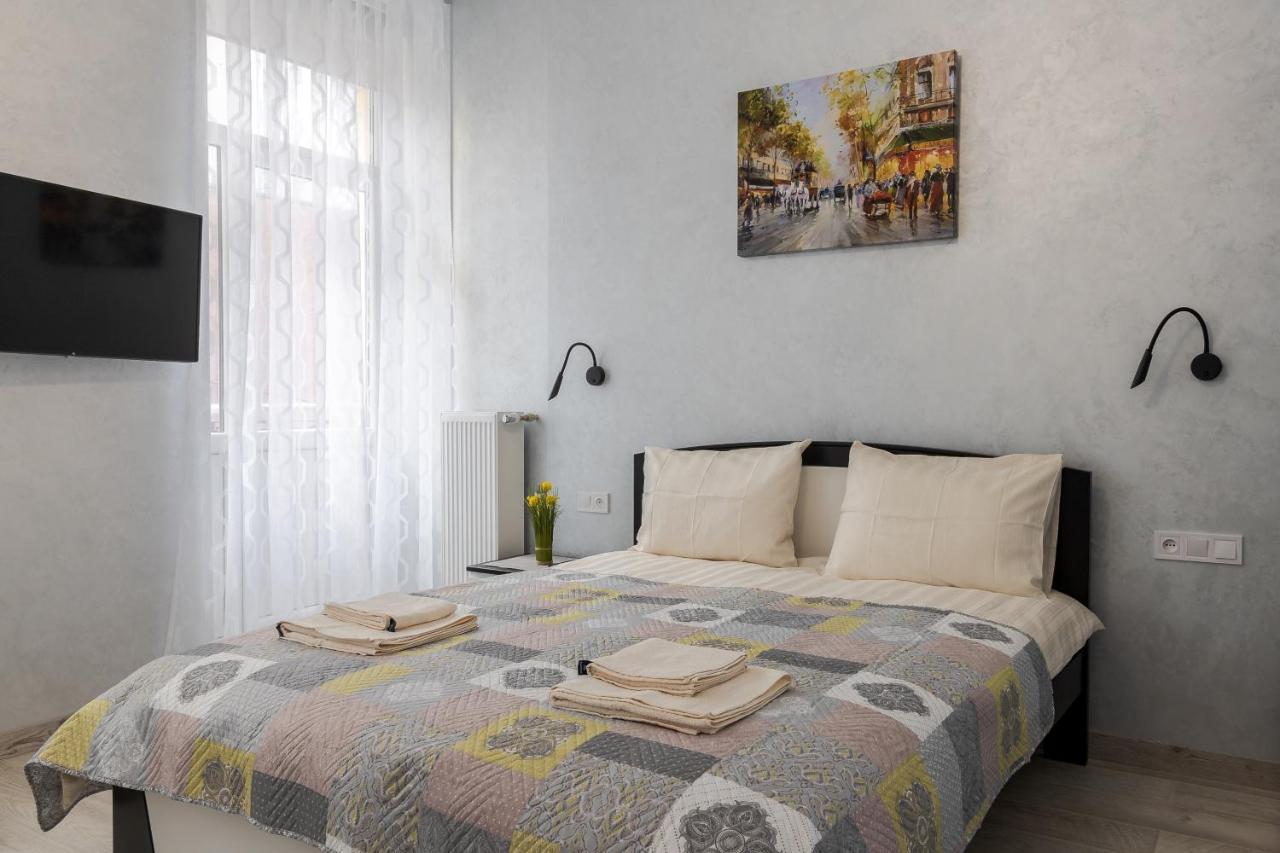 Golden Violin ! Apartments Lviv T Εξωτερικό φωτογραφία