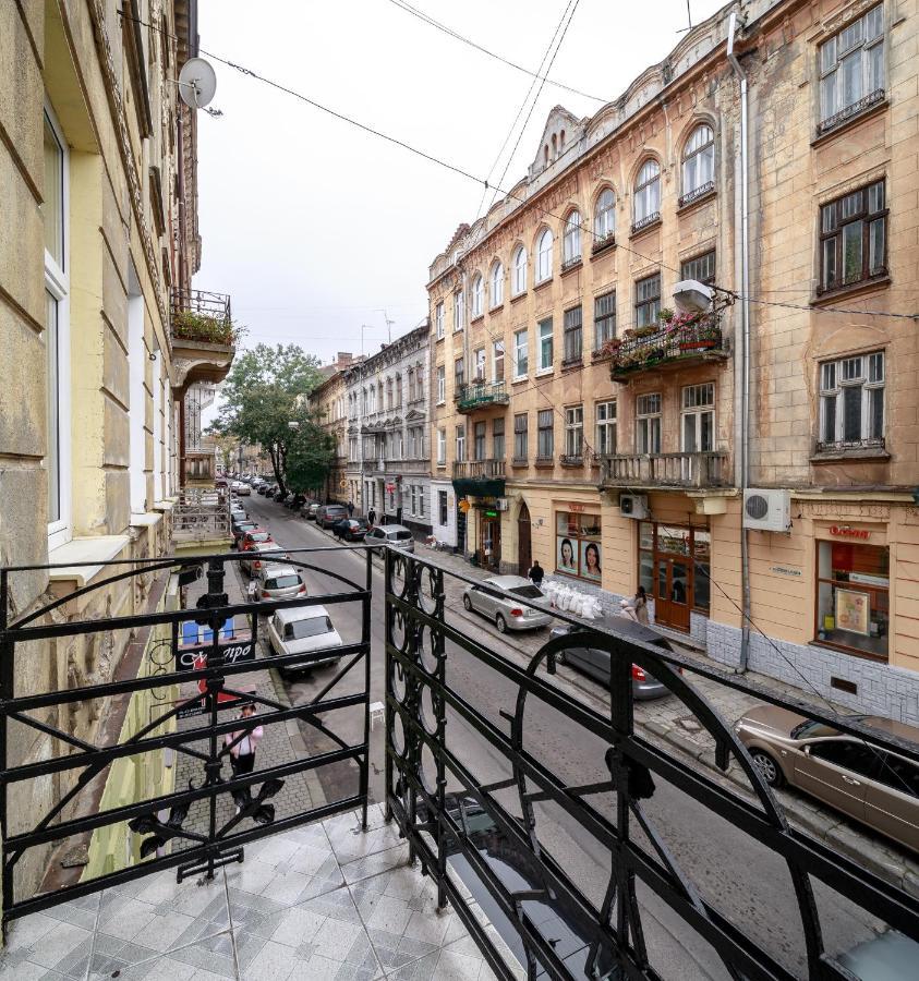 Golden Violin ! Apartments Lviv T Εξωτερικό φωτογραφία