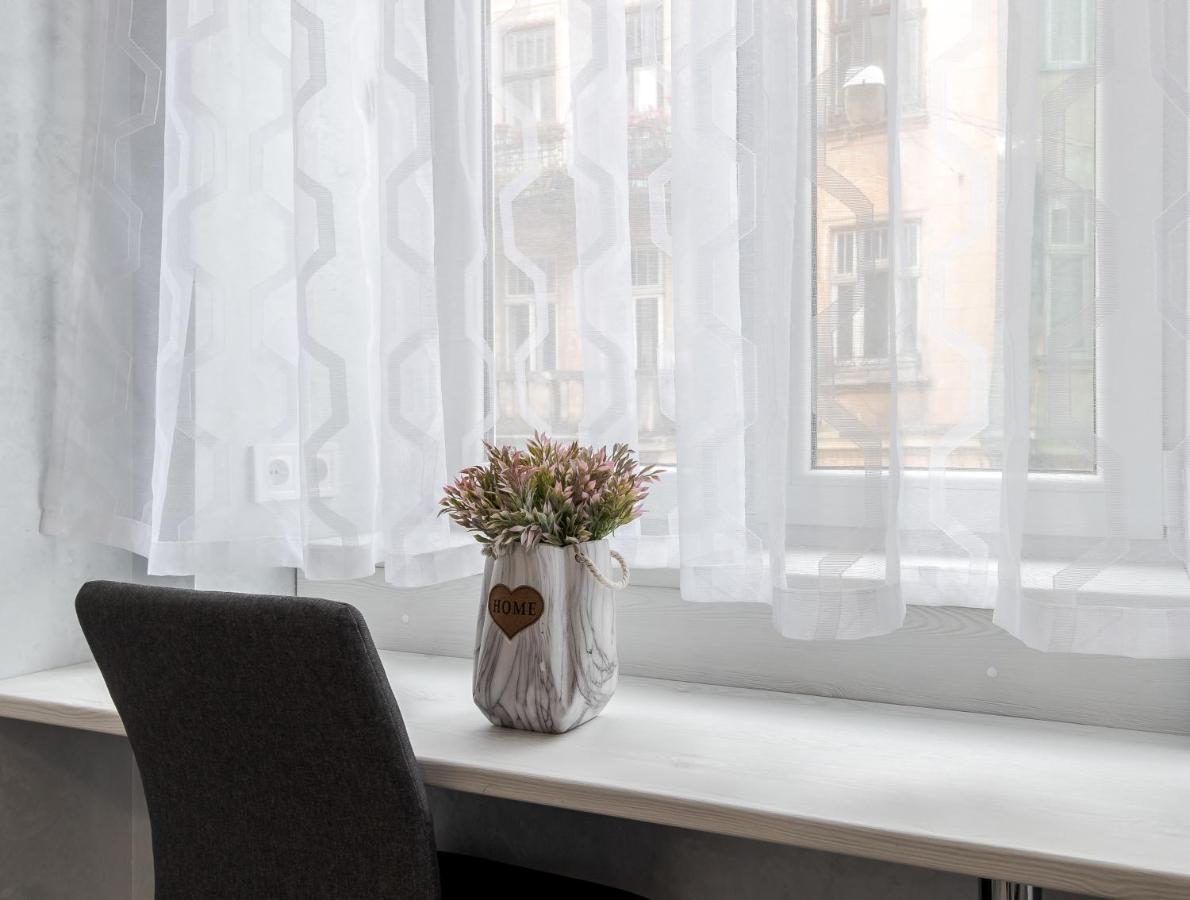 Golden Violin ! Apartments Lviv T Εξωτερικό φωτογραφία