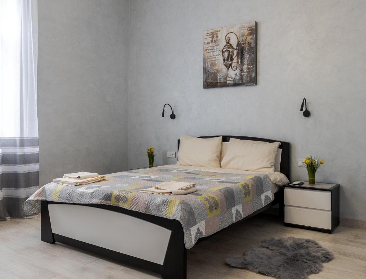 Golden Violin ! Apartments Lviv T Εξωτερικό φωτογραφία