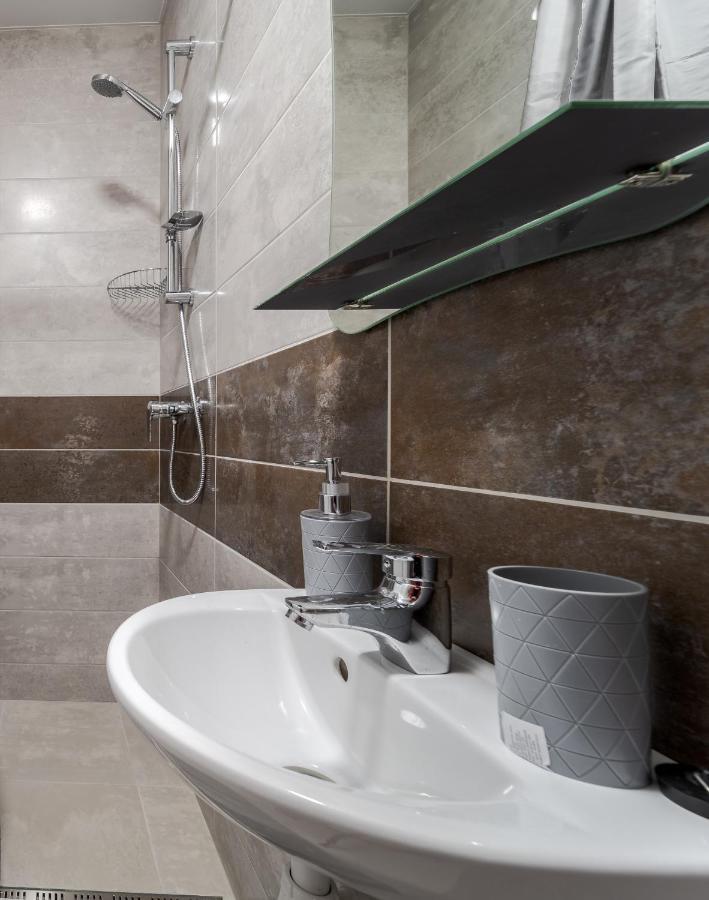 Golden Violin ! Apartments Lviv T Εξωτερικό φωτογραφία
